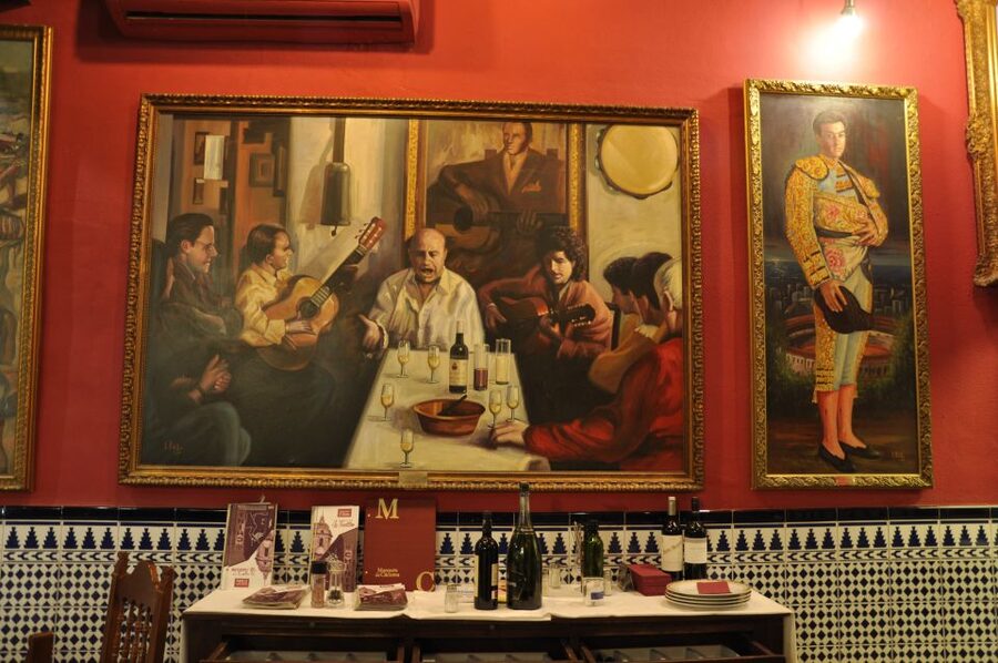 Málaga: Wine & Tapas Tour - Who will enjoy this Málaga food walk?