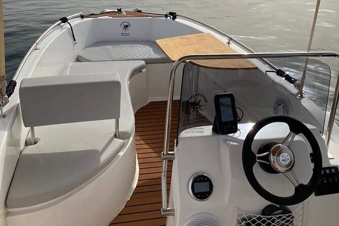 MANGO 5m 5pax - Unlicensed boat in Puerto Banus, Marbella - A flexible one to eight hours on the Marbella coast