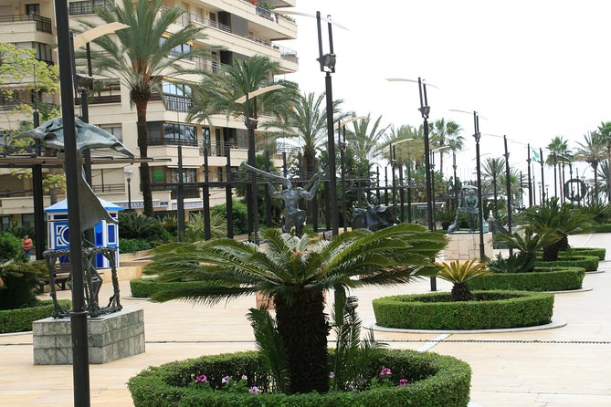 Marbella y Mijas Full Day Tour from Malaga - Puerto Banus: yachts, luxury shops, and free time