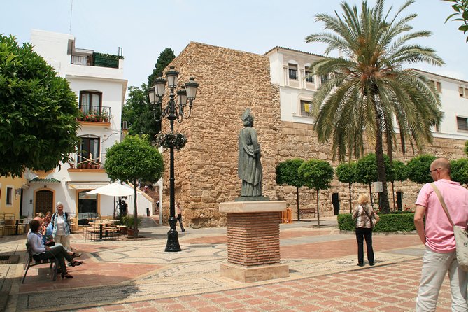 Marbella y Mijas Full Day Tour from Malaga - A bilingual guide and a large coach group