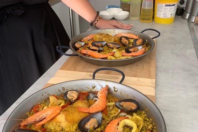 Paella class - A private class for families and friends