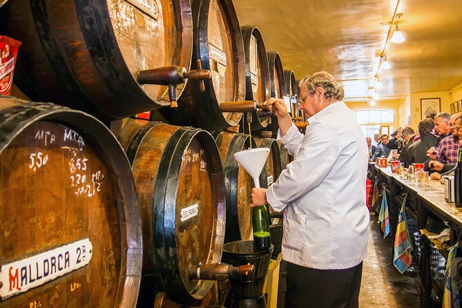 PREMIUM TAPAS TOUR: Paella, Tapas, Winery and Flamenco - Pasaje de Chinitas and the first proper tapas table