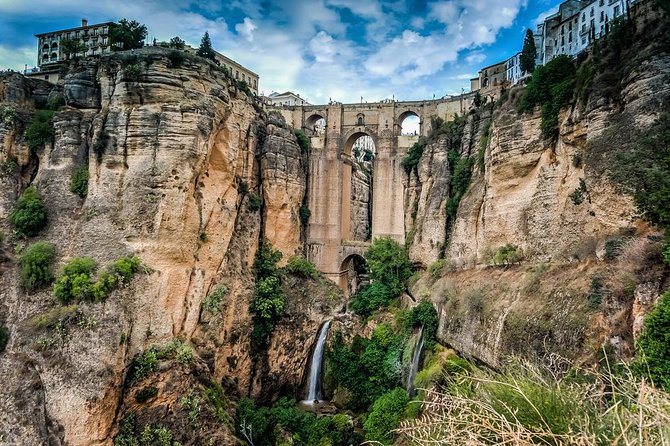Private 3 hours Walking Tour of Ronda with official tour guide - Three bridges, three views of Ronda