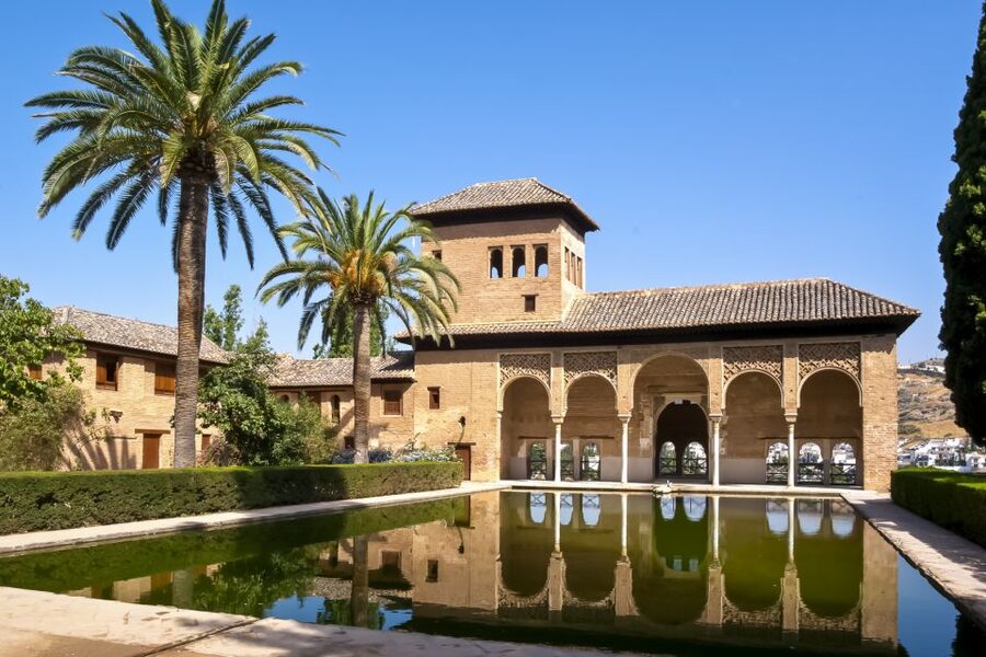 Private Alhambra Tour From Malaga & Surrounds - Who should book this Alhambra day trip?