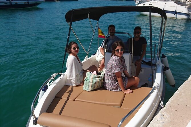 Private boat rental without title dolphin watching - What you get on board