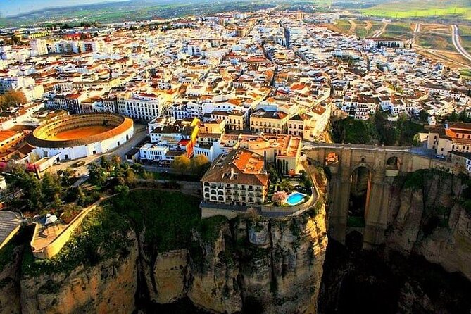 Private Tour of Ronda and Setenil de Las Bodegas - A private guide or a driver-led day