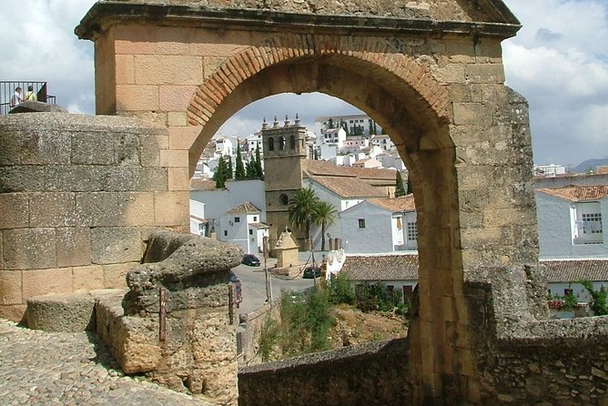 Private visit to Ronda 2 hours - Crossing the Old Bridge and the Felipe V Arch
