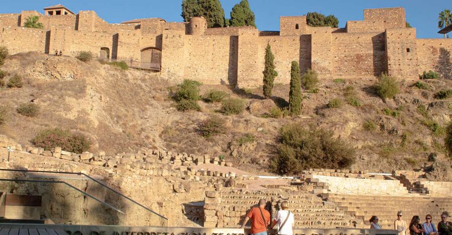 Private walking tour: Cathedral, Alcazaba and Roman Theatre - Entering the Alcazaba’s defensive world
