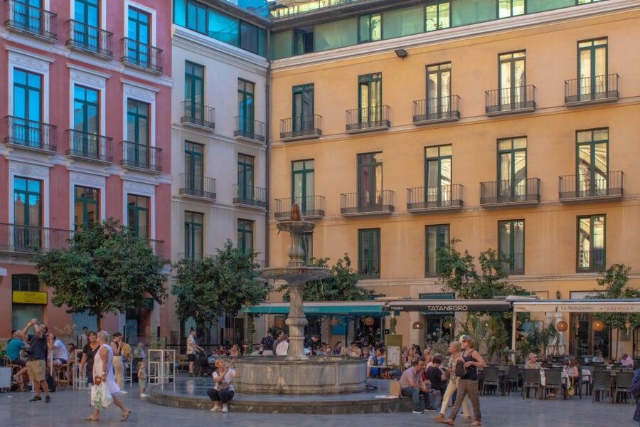 Private walking tour: Cathedral, Alcazaba and Roman Theatre - Plaza del Obispo and the approach to the Cathedral