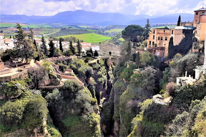 Ronda private walking tour by Tours in Malaga - Why the New Bridge is the right place to begin