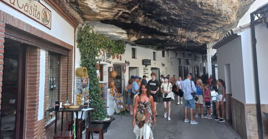 Ronda & Setenil de las Bodegas - SemiPrivate - Setenil de las Bodegas and its rock-roofed streets