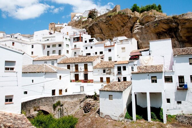 Ronda & Setenil Full Day - Setenil makes an unusual first stop