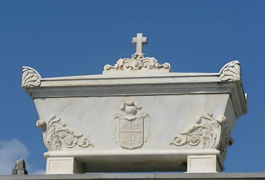 San Miguel Cemetery Tour of Malaga - Funerary symbols and the Angel of Silence