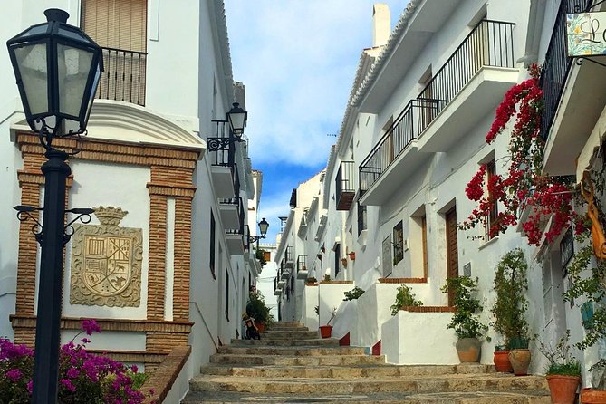 Semi-private Tour to Frigiliana and The Lost Village with lunch included - Key points at a glance
