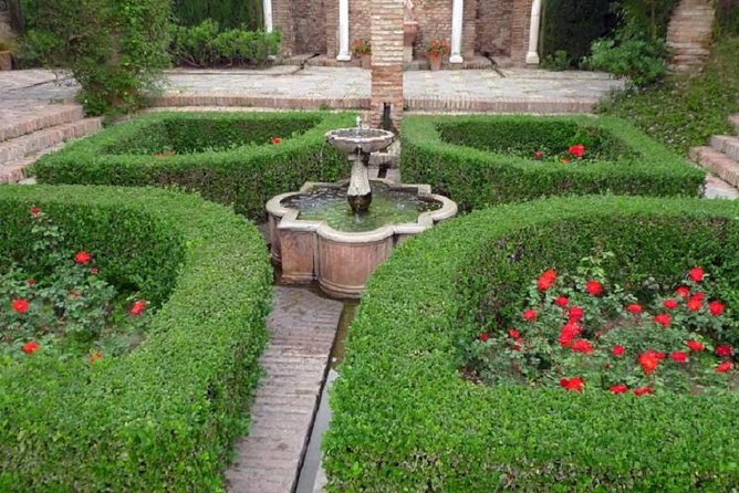 Skip the Line: Private Alcazaba & Gibralfaro with Nasrid Palaces - Key points to know before booking