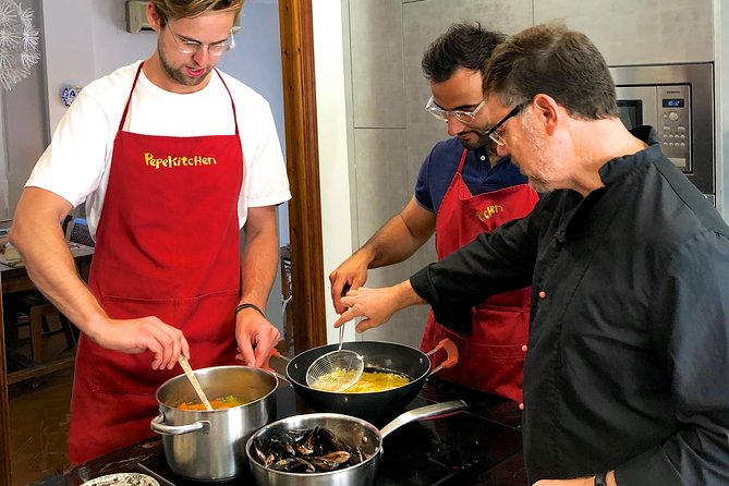 Spanish Food Lessons: Paella and More - Paella with seafood and meat