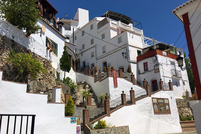 Sun and Wine Route - Small group, wine tasting and tapas included - Walking through Cómpeta with a local guide