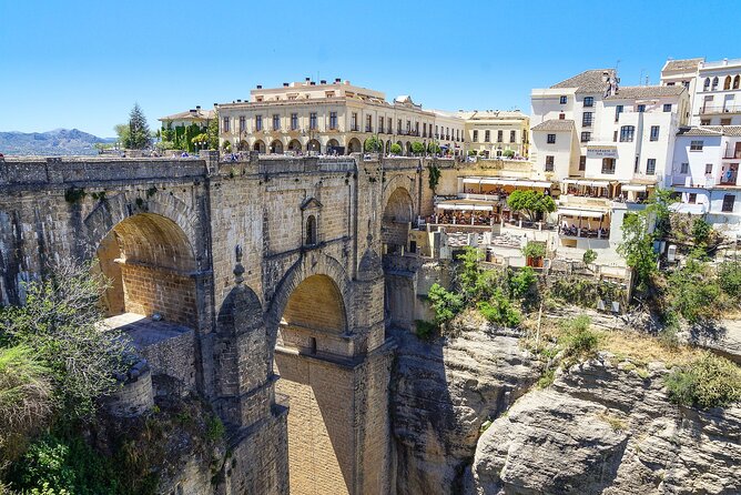 Tour in Ronda with Guided Visit and Setenil de las Bodegas - The 8:00 a.m. departure from Malaga