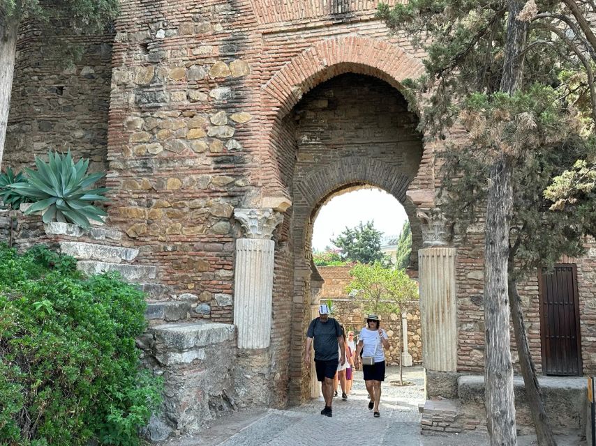 Ultimate Malaga: History and Tapas All Included - A second bar and more local advice