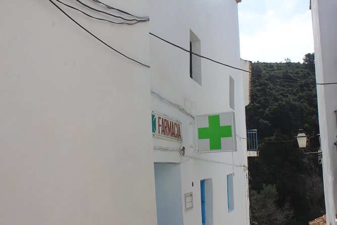 White Villages Tour in the Nerja area: Small-Group Tour and Lunch - Salares, the historical high point of the morning