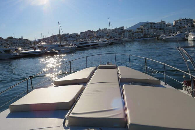 Yacht ride in Puerto Banús - Weather can change the plan